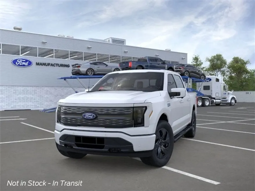 2025 Ford F-150 Lightning Lariat photo 1
