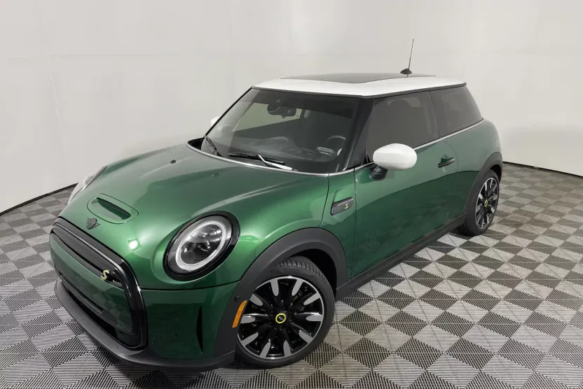2024 Mini Cooper 2 Door Hardtop SE photo 1