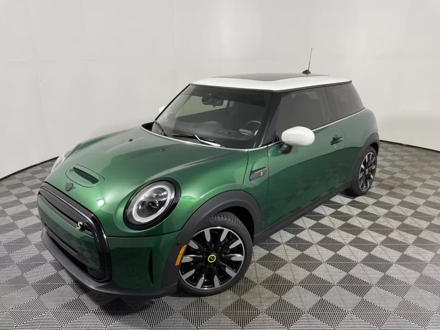 2024 Mini Cooper 2 Door Hardtop SE photo 1