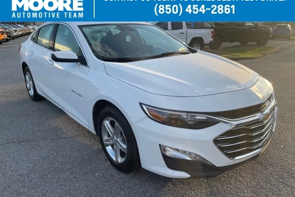 2024 Chevrolet Malibu 1LT photo 1
