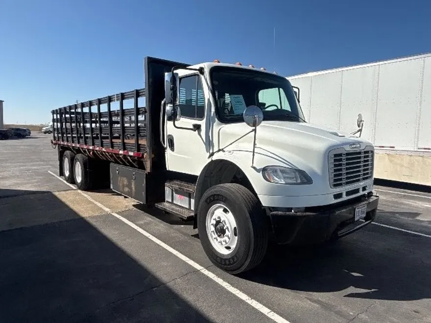 2016 Freightliner M2 106 Medium Duty photo 1
