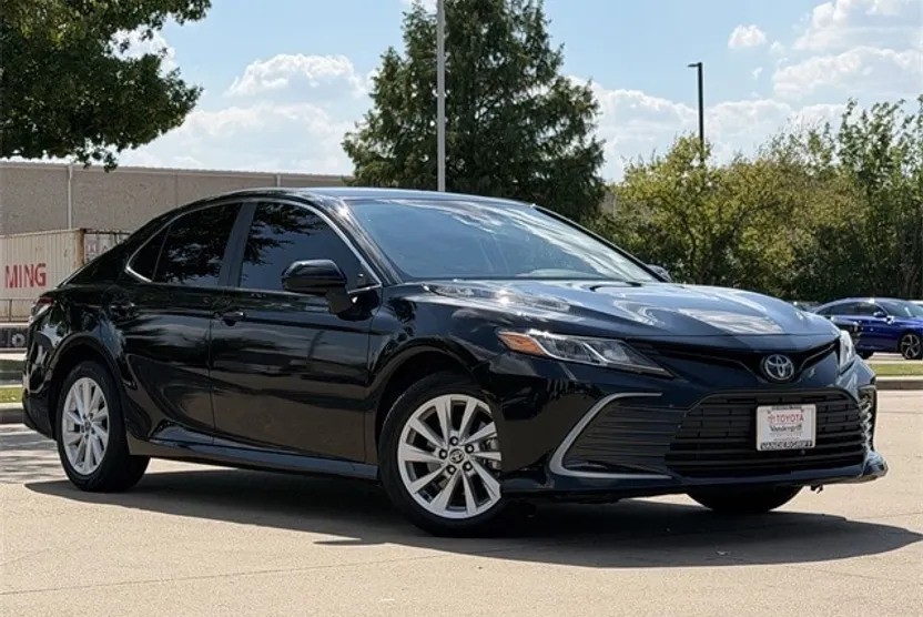 2024 Toyota Camry LE photo 1