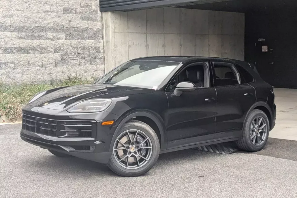 2025 Porsche Cayenne photo 1