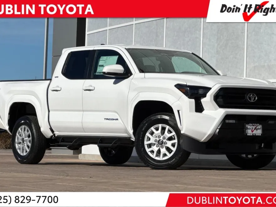 2025 Toyota Tacoma SR5 photo 1