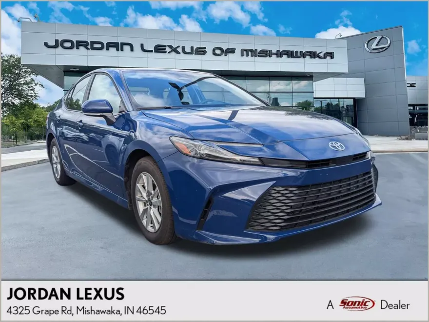 2025 Toyota Camry LE photo 1