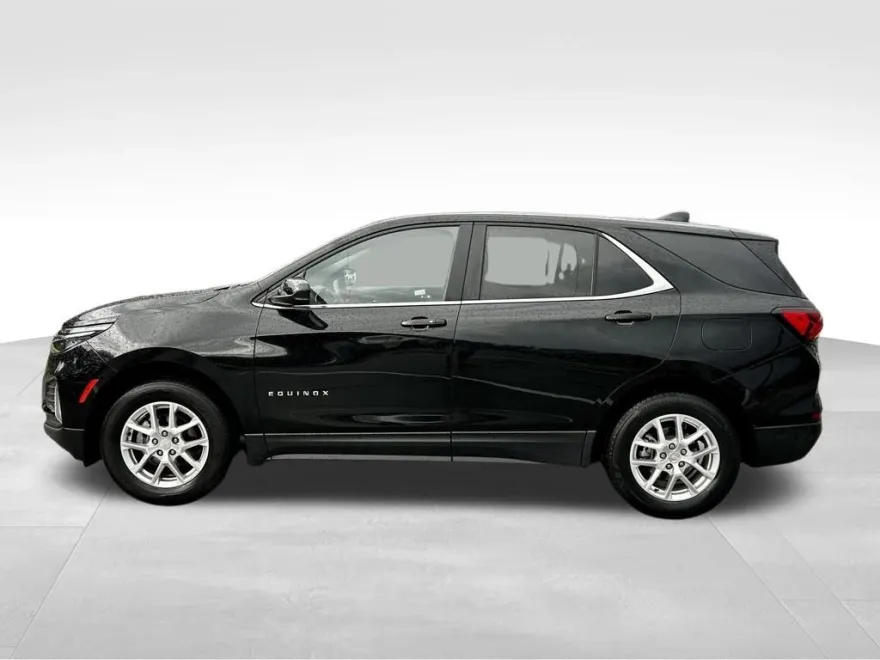 2023 Chevrolet Equinox LT photo 1