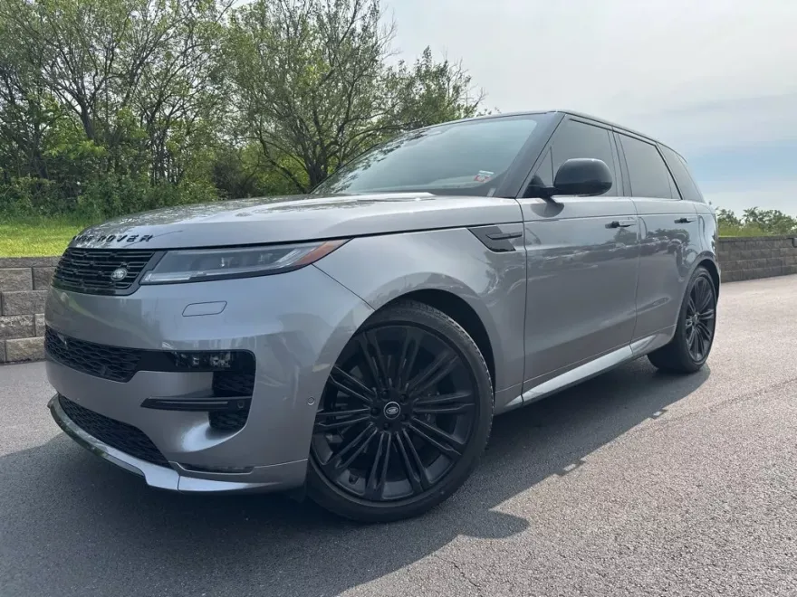 2024 Land Rover Range Rover Sport SE photo 1