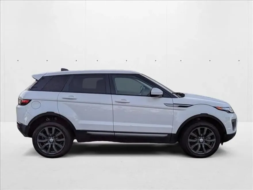 2017 Land Rover Range Rover Evoque SE photo 1