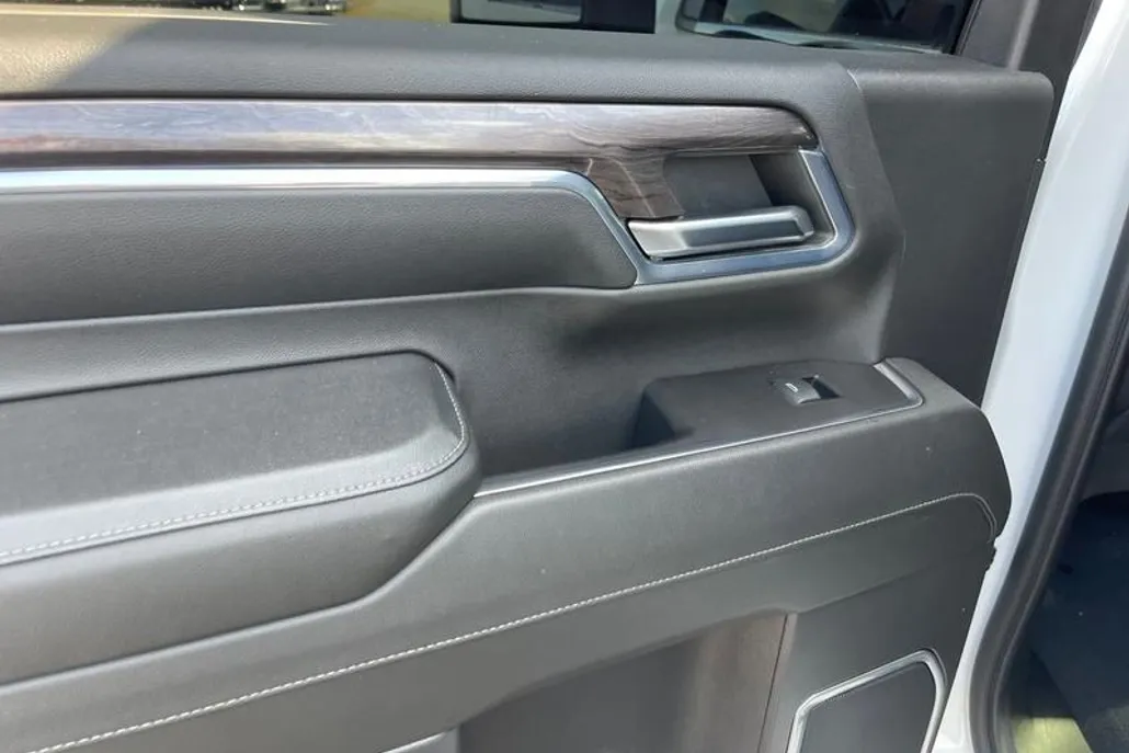 2024 Chevrolet Silverado 2500HD LTZ photo 1