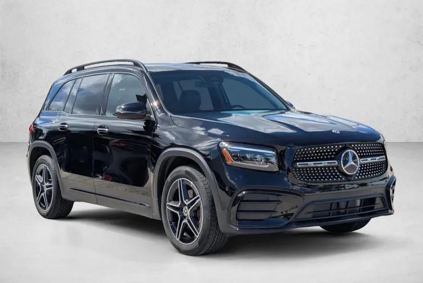 2025 Mercedes Benz GLB 250 photo 1
