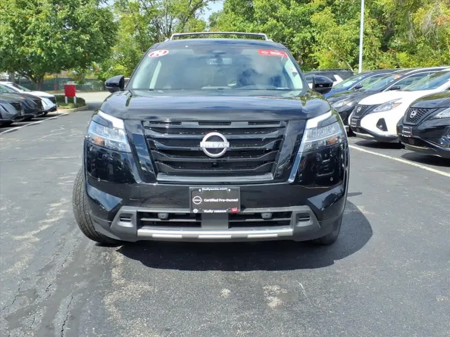 2024 Nissan Pathfinder SL photo 1