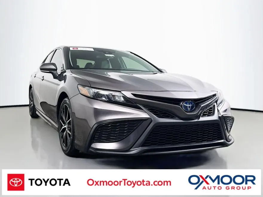 2024 Toyota Camry Hybrid SE photo 1