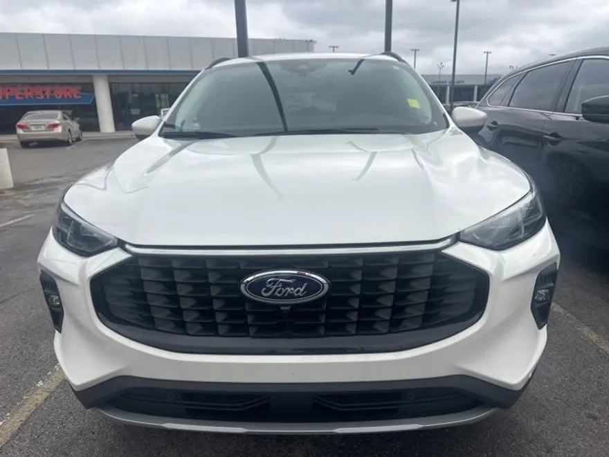 2024 Ford Escape Hybrid Platinum photo 1
