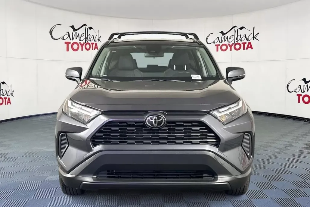 2025 Toyota RAV4 Hybrid XLE photo 1