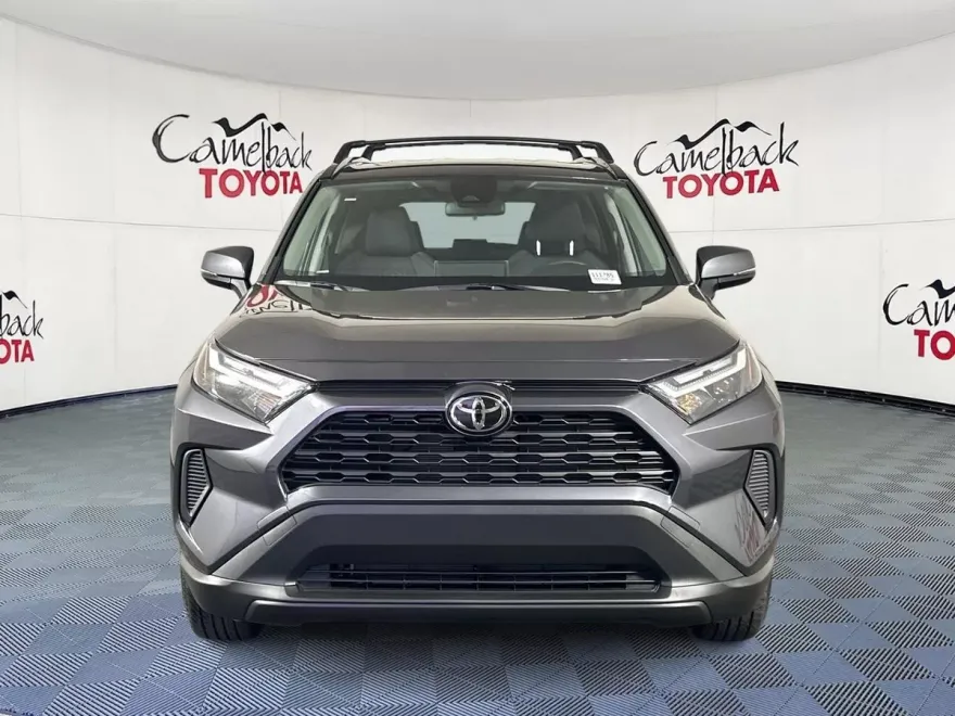 2025 Toyota RAV4 Hybrid XLE photo 1