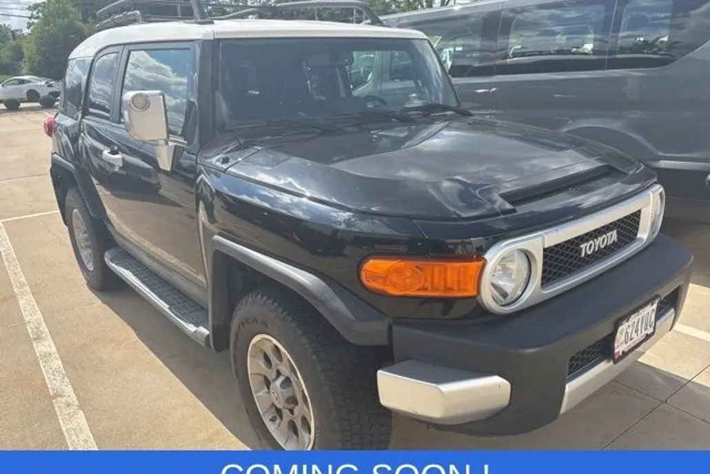 2013 Toyota FJ Cruiser Base photo 1