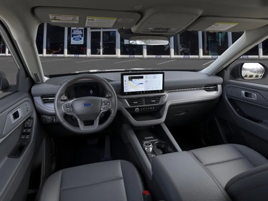 2025 Ford Explorer photo 1