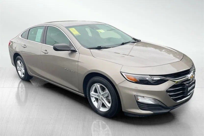 2023 Chevrolet Malibu photo 1