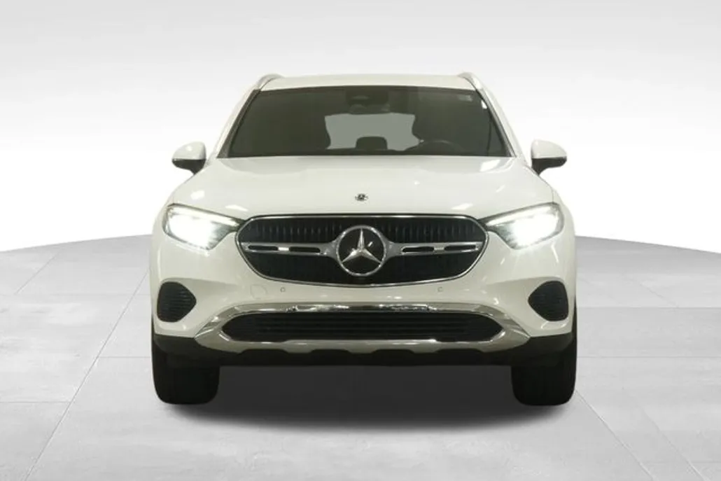 2024 Mercedes Benz GLC 300 photo 1