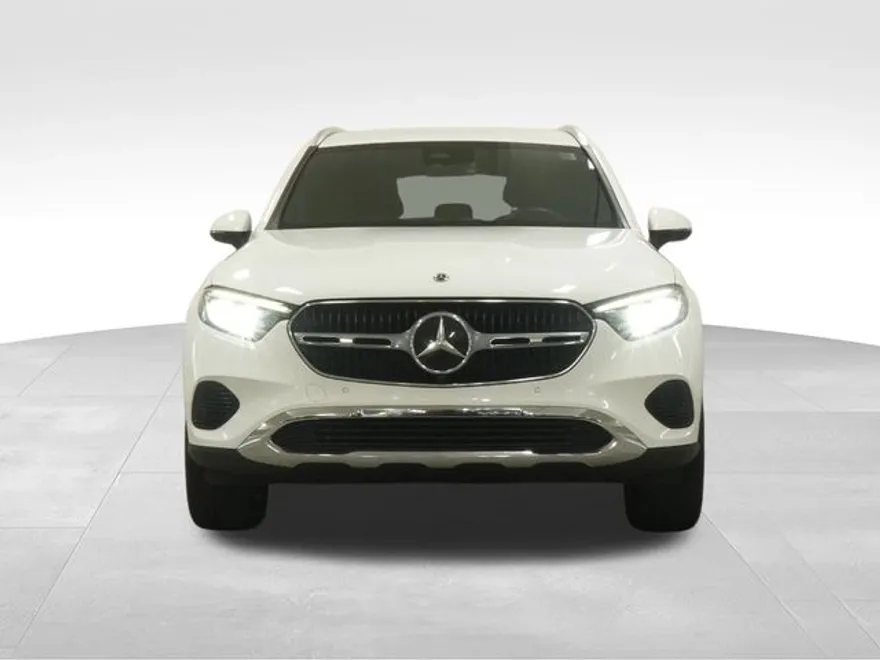 2024 Mercedes Benz GLC 300 photo 1