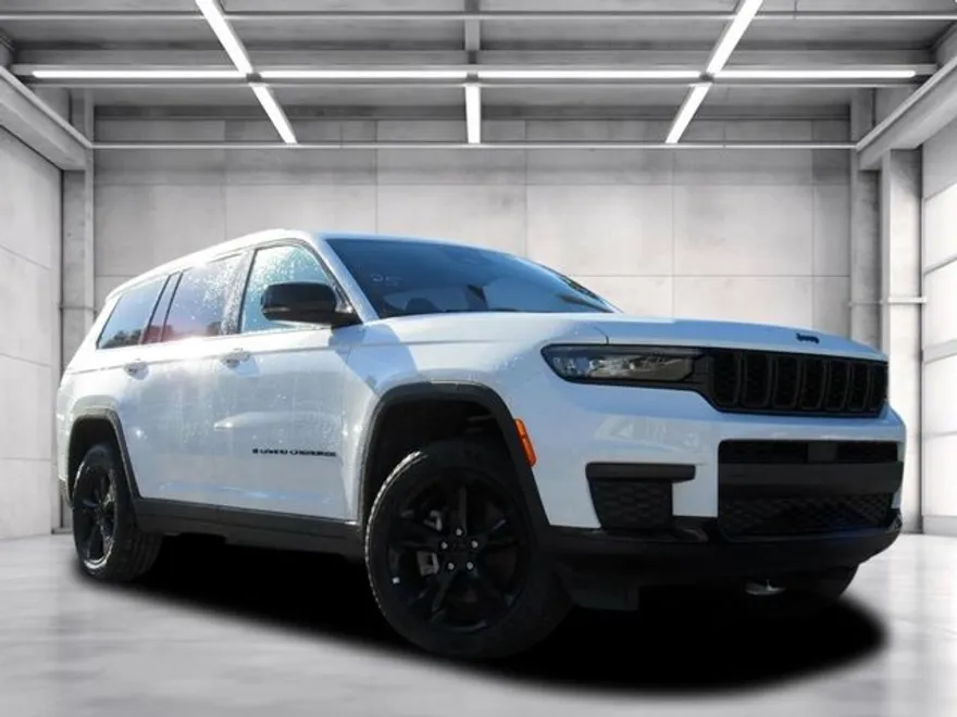 2023 Jeep Grand Cherokee Altitude photo 1