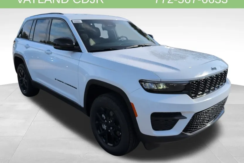 2025 Jeep Grand Cherokee Laredo Altitude photo 1