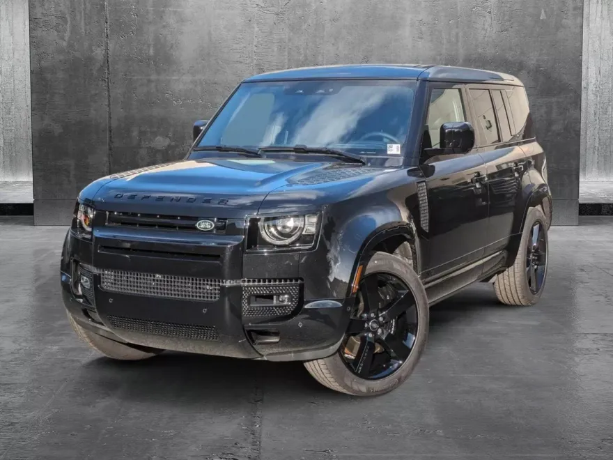 2025 Land Rover Defender 110 V8 photo 1