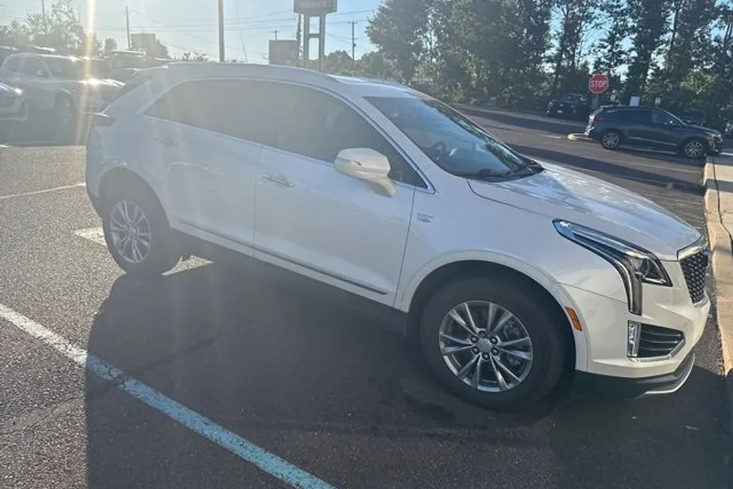 2022 Cadillac XT5 Premium Luxury photo 1