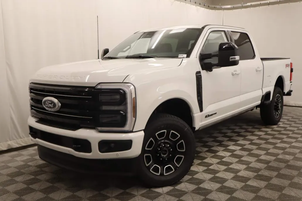 2025 Ford F-250 Platinum photo 1