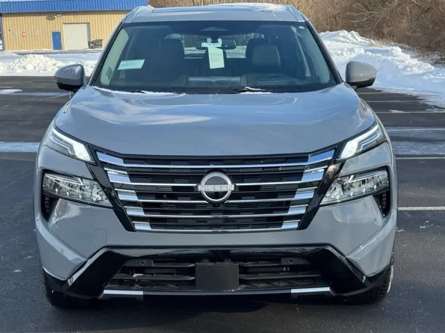2025 Nissan Rogue Platinum photo 1