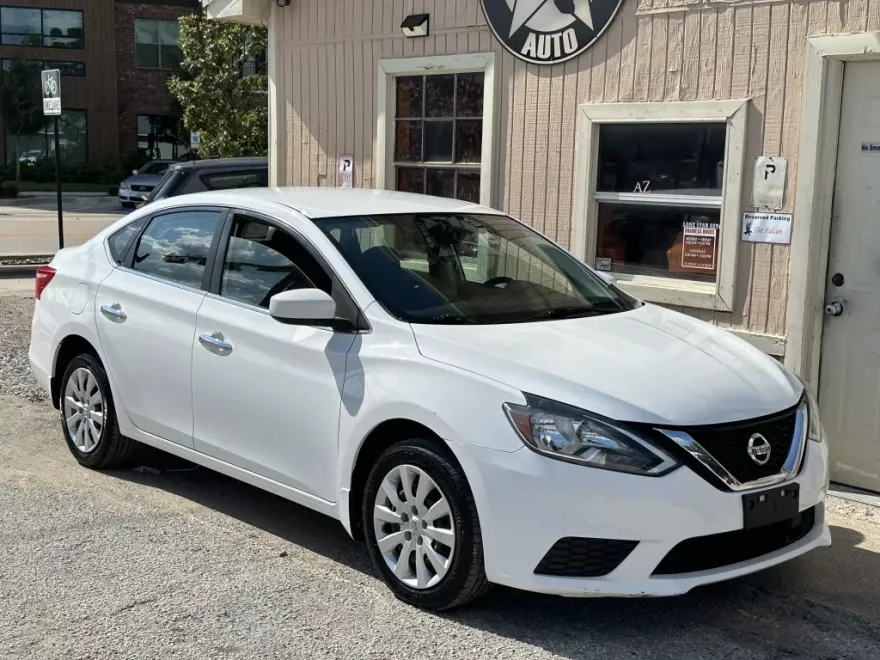 2019 Nissan Sentra SV photo 1