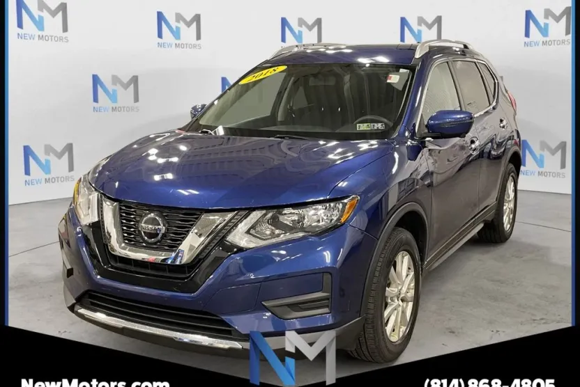 2018 Nissan Rogue SV photo 1