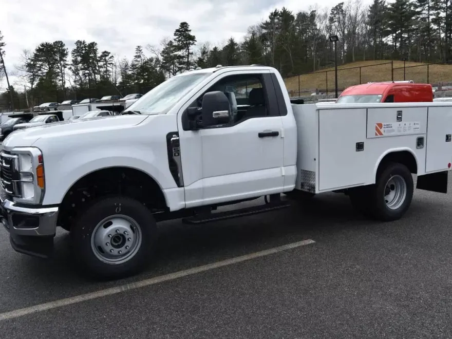 2023 Ford F-350 photo 1