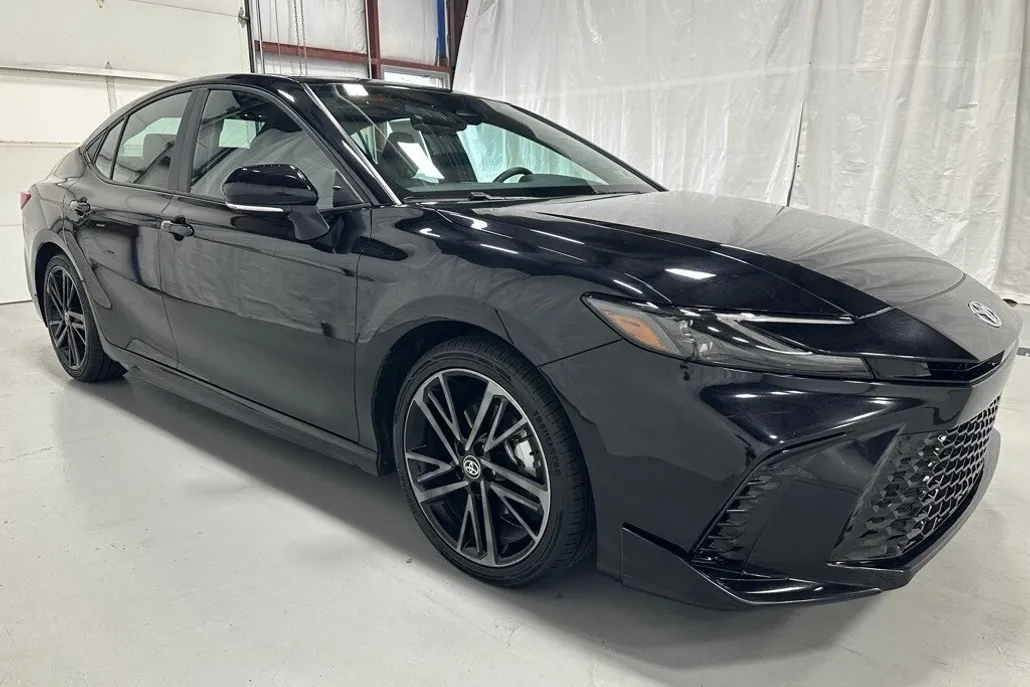 2025 Toyota Camry XSE photo 1