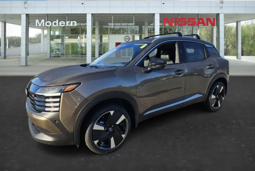 2026 Nissan Kicks SR photo 1
