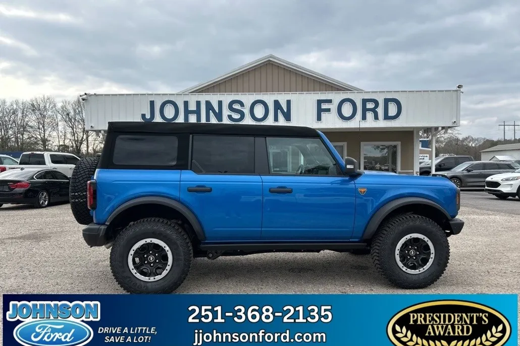 2024 Ford Bronco Badlands photo 1