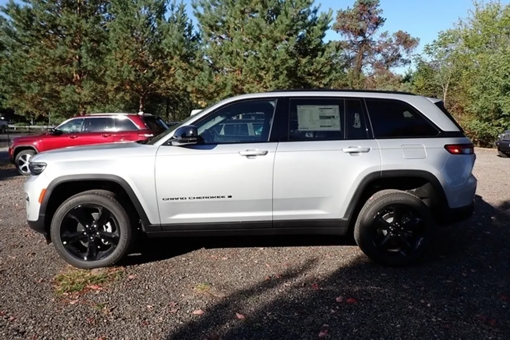 2025 Jeep Grand Cherokee Altitude X photo 1