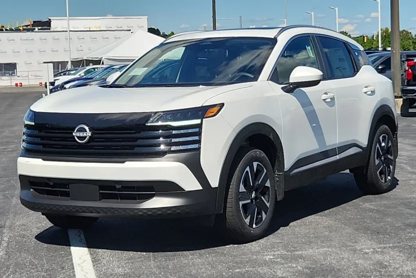2025 Nissan Kicks SV photo 1