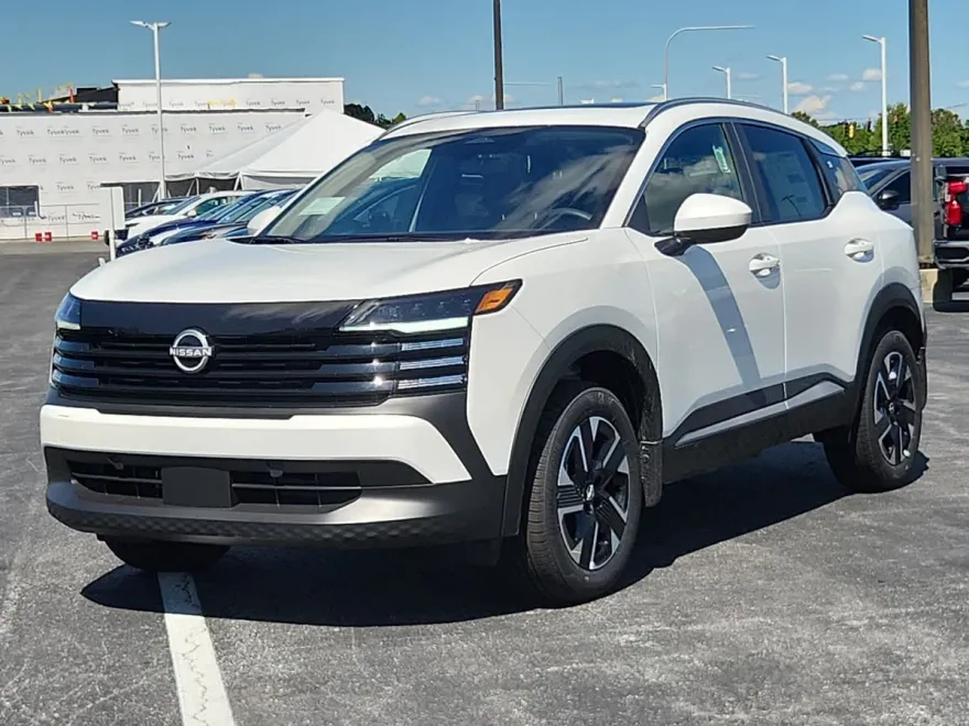 2025 Nissan Kicks SV photo 1
