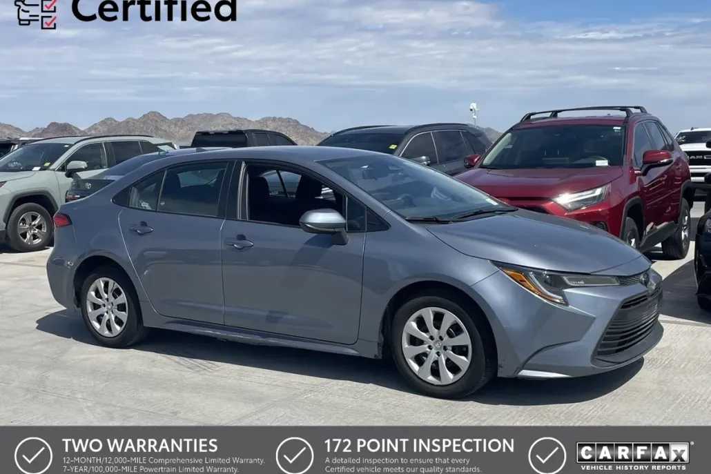 2024 Toyota Corolla LE photo 1