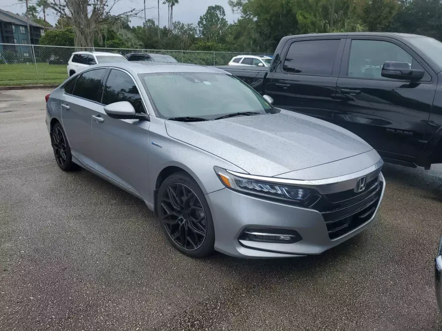 2018 Honda Accord Hybrid EX photo 1