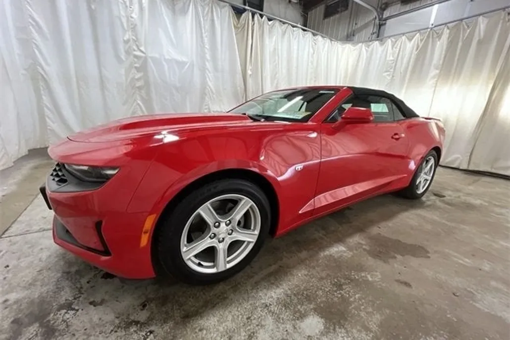 2022 Chevrolet Camaro 2LT photo 1