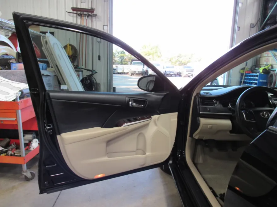 2013 Toyota Camry XLE photo 1