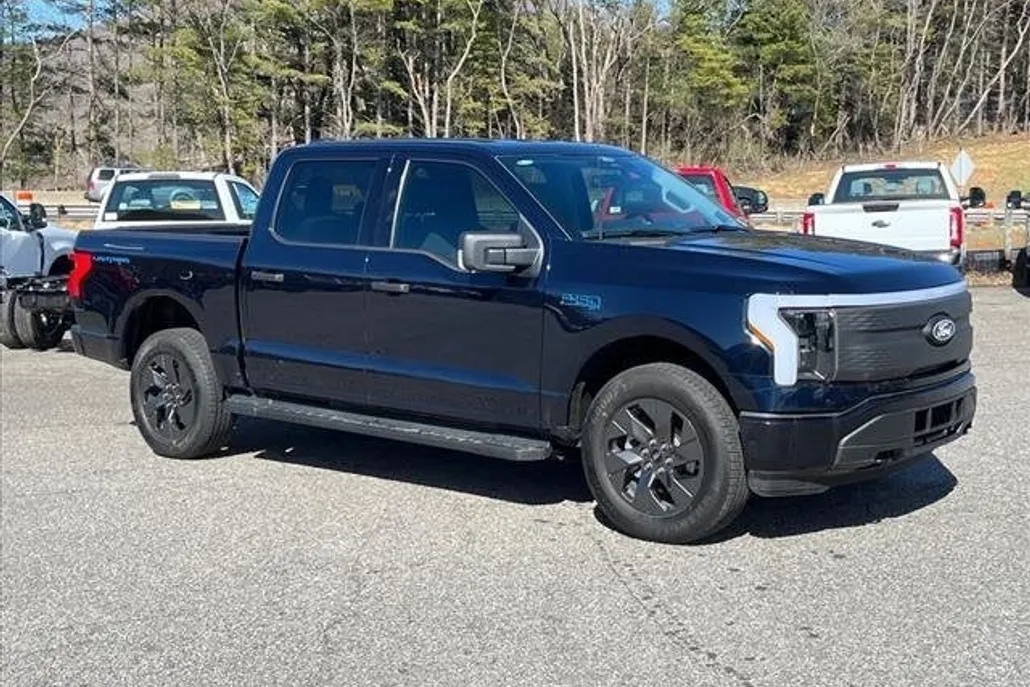 2024 Ford F-150 Lightning XLT photo 1