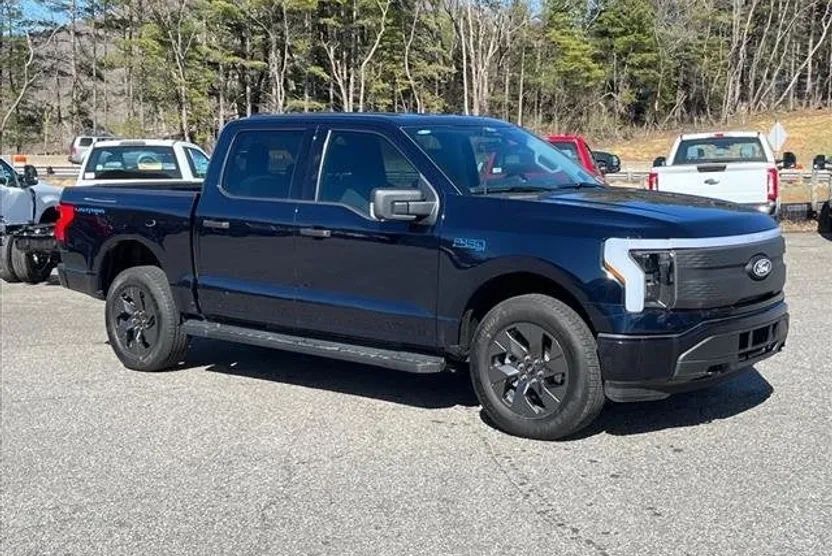2024 Ford F-150 Lightning XLT photo 1
