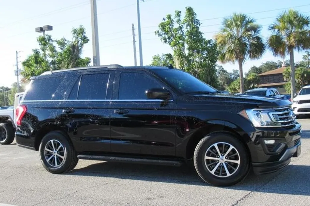 2021 Ford Expedition XLT photo 1