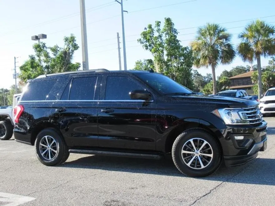 2021 Ford Expedition XLT photo 1