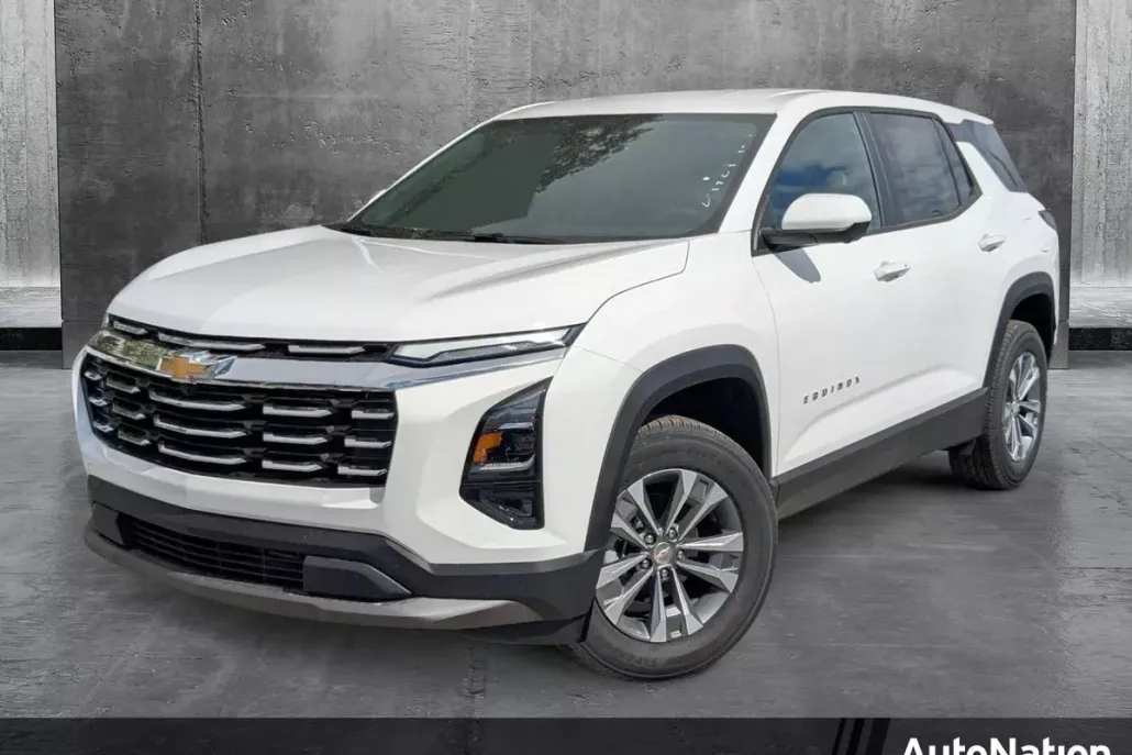 2025 Chevrolet Equinox LT photo 1