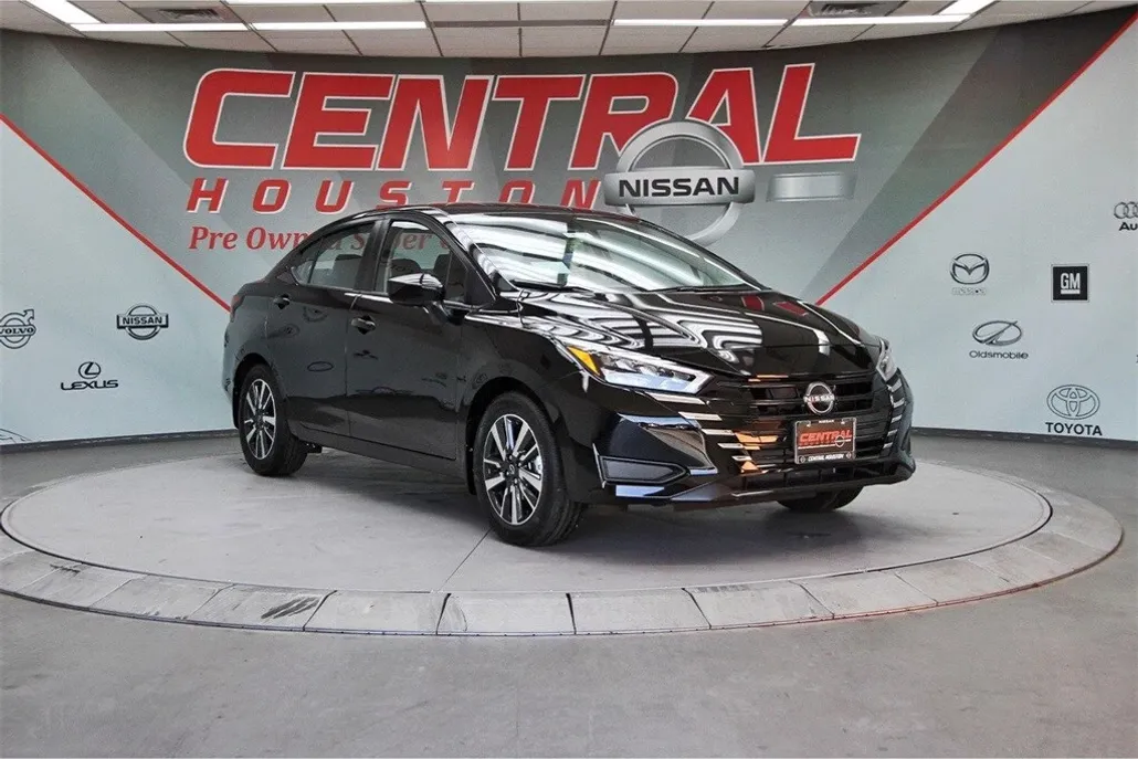2025 Nissan Versa 1.6 SV photo 1