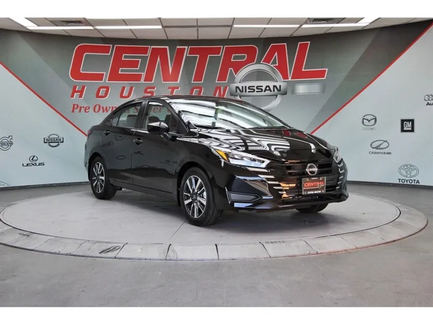 2025 Nissan Versa 1.6 SV photo 1